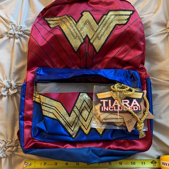 Wonder Woman Backpack - Picture 9 of 10